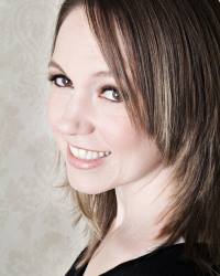 Julie Anne Lindsey, Author of Murder Comes Ashore, a cozy mystery